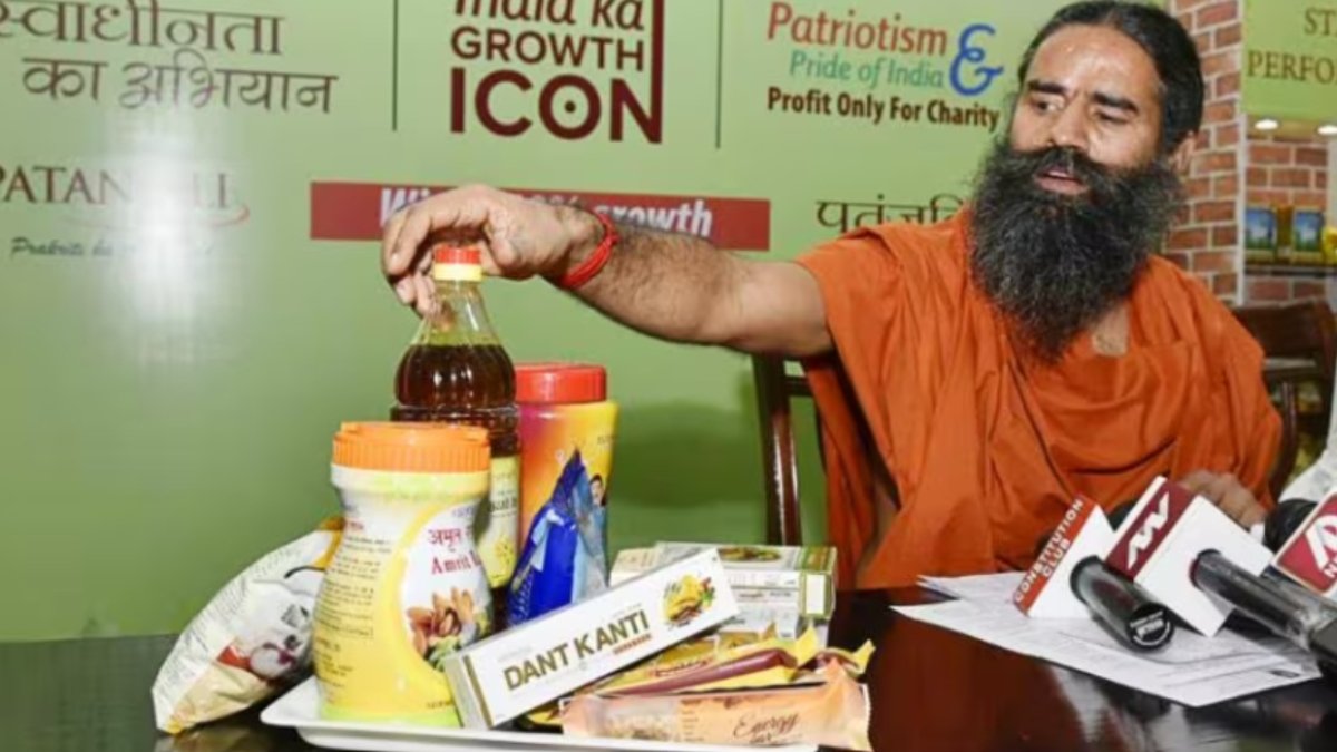 बाबा रामदेव को लगा बड़ा झटका, पतंजलि पर केस दर्ज करने के साथ ही उसके 14 उत्पादों पर लगे प्रतिबंध