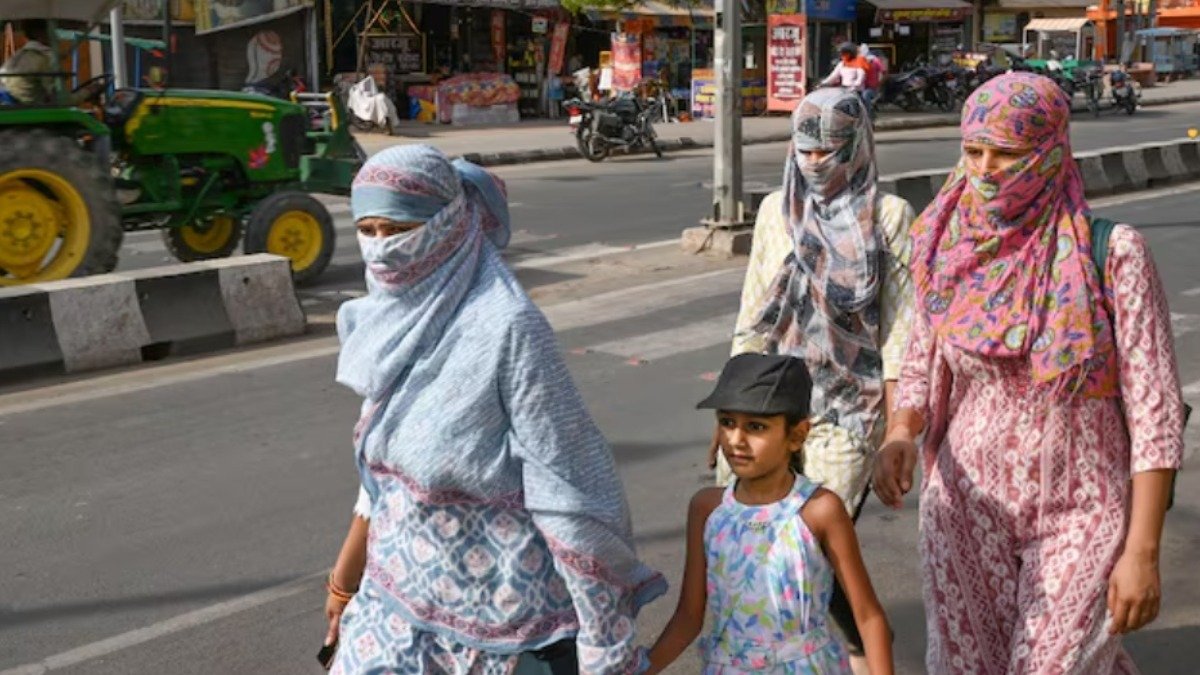भीषण गर्मी की चपेट में, दिल्ली में पांच और नोएडा में 10 लोगों की मौत