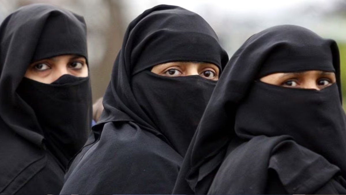 'तलाकशुदा मुस्लिम महिला गुजारा भत्ता मांग सकती है'