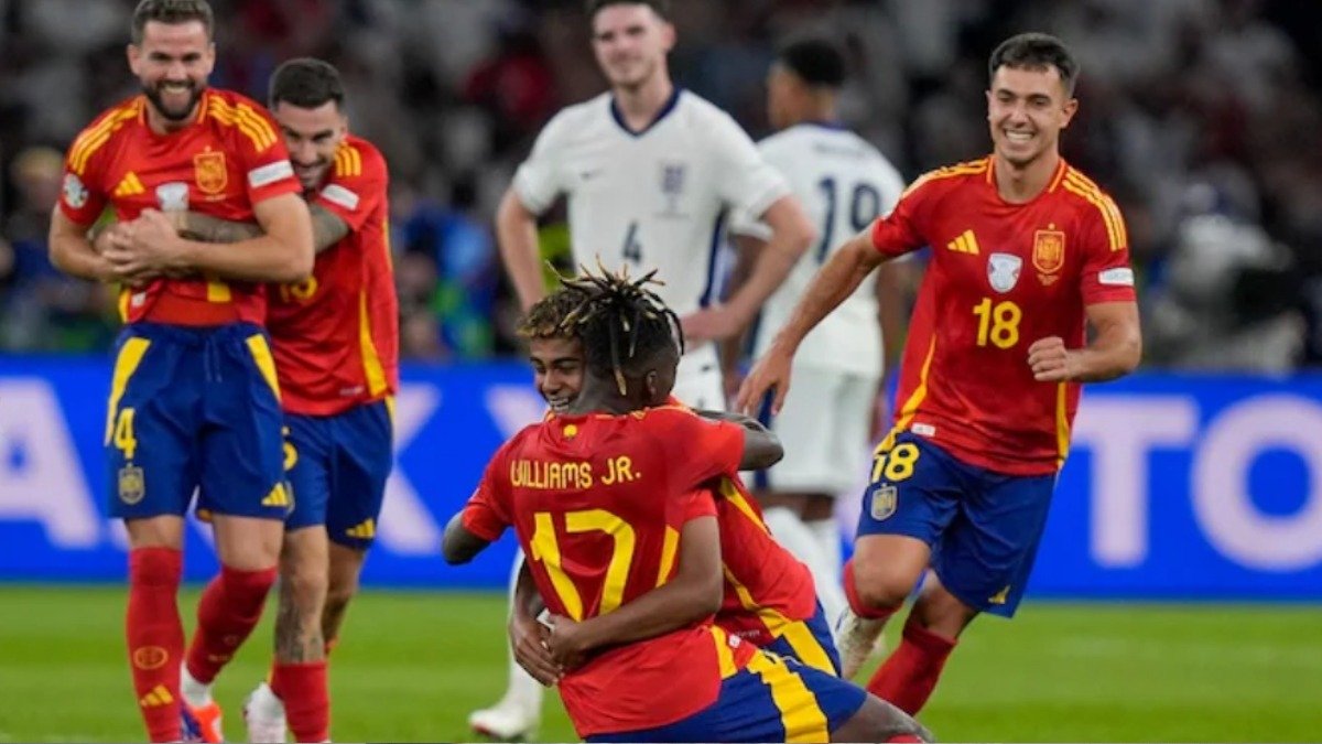 यूरो कप 2024: रोमांचक फाइनल मुकाबले में स्पेन ने इंग्लैंड को 2-1 से दी शिकस्त, रिकॉर्ड चौथी बार यरोपीय चैंपियनशिप पर जमाया कब्जा