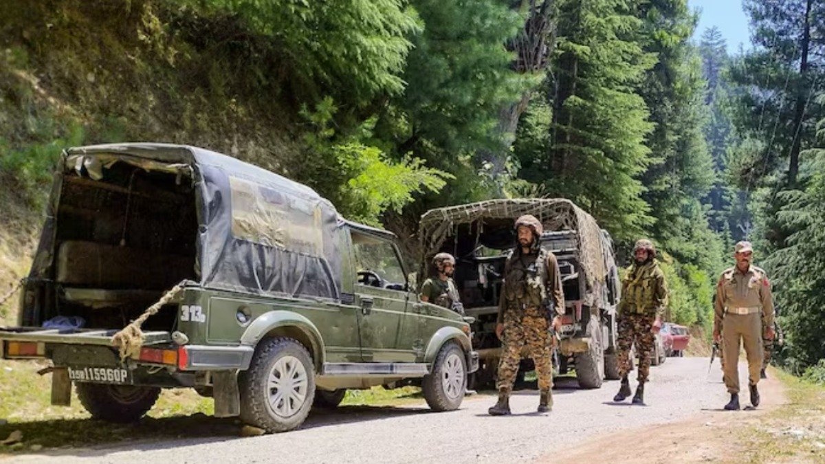 जम्मू-कश्मीर के बट्टल सेक्टर में आतंकवादियों के घुसपैठ की कोशिश नाकाम