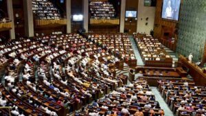 संसद का मानसून सत्र: विपक्षी सांसदों ने शुरू की नारेबाजी, किरेन रिजिजू ने जनादेश का सम्मान करने को कहा