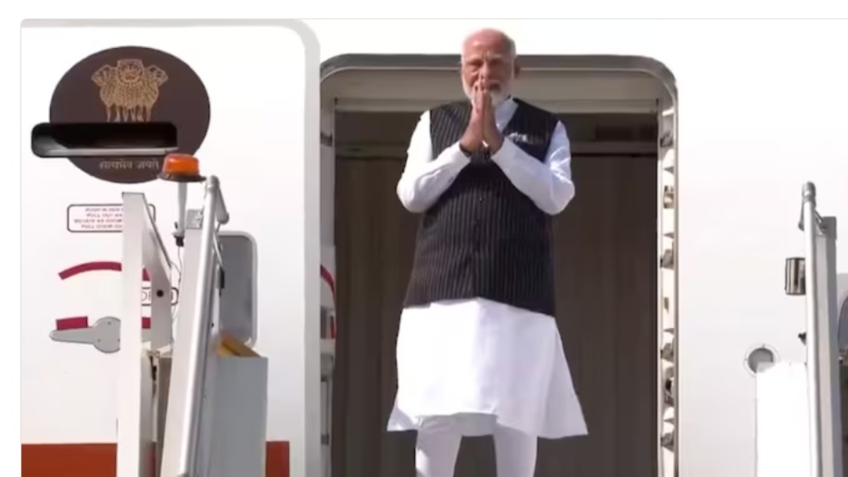 पीएम मोदी पोलैंड के लिए रवाना