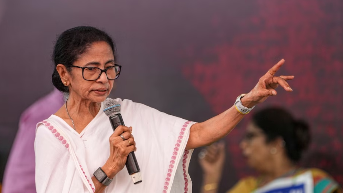 टीएमसी के उम्मीदवारों की लिस्ट में बड़ा बदलाव: 74 विधायक बाहर, 45% युवा और 52 महिलाएं मैदान में