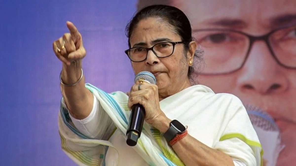 चुनाव से पहले ममता का बड़ा दांव: पुजारी-मुअज्जिन को अब ₹2000 मासिक, ₹500 की बढ़ोतरी