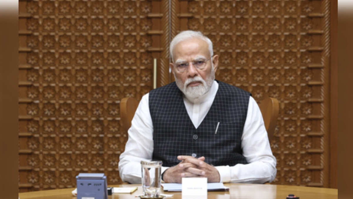 ‘मिडिल ईस्ट संकट से आम आदमी की जेब पर बोझ नहीं पड़ेगा’, बैठक के बाद PM मोदी का मंत्रियों को सख्त निर्देश