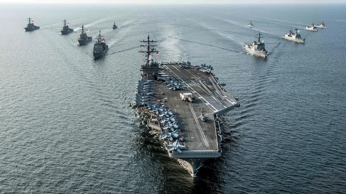 ईरान का दावा: हमले के बाद US युद्धपोत ‘अब्राहम लिंकन’ 1000 किमी पीछे हटा, अमेरिका ने कहा – झूठ!